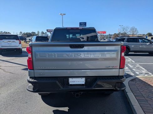 Used 2023 Chevrolet Silverado 1500 ZR2 w/ Technology Package image 6