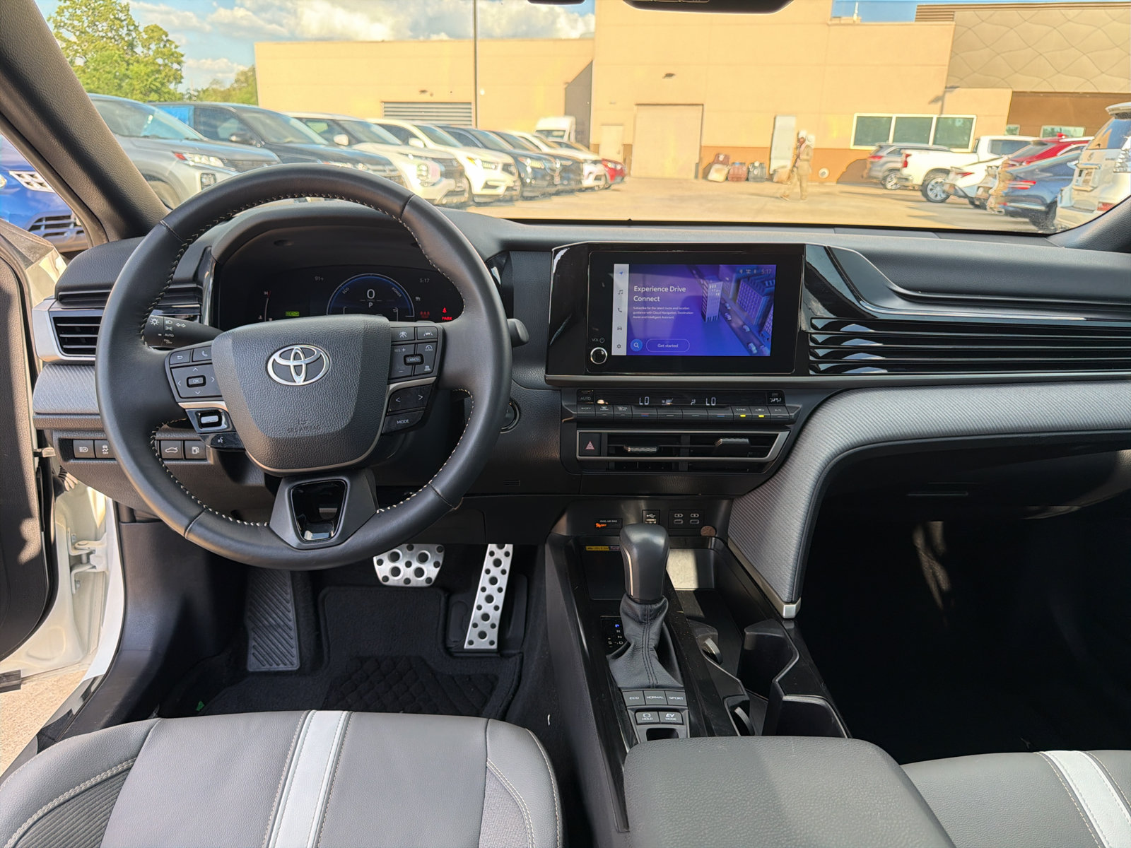 Used 2025 Toyota Camry SE w/ Convenience Package FWD image 24