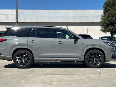 Used 2026 Lexus TX 500h AWD w/ Technology Package image 9