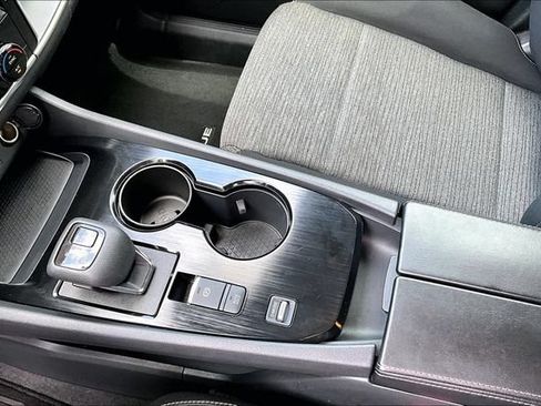 Used 2023 Nissan Rogue SV FWD image 17
