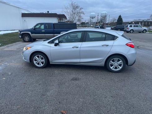 Used 2017 Chevrolet Cruze LT w/ Convenience Package image 8