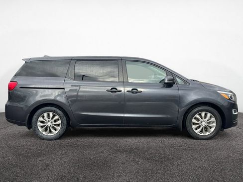 Used 2020 Kia Sedona LX image 6