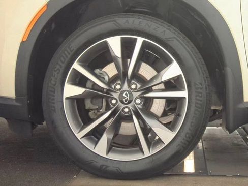 Used 2023 INFINITI QX60 Luxe w/ Vision Package FWD image 12