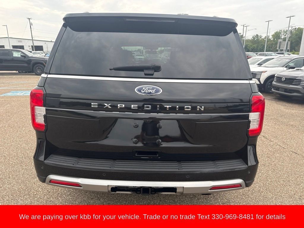 Used 2024 Ford Expedition XLT AWD/4WD image 7