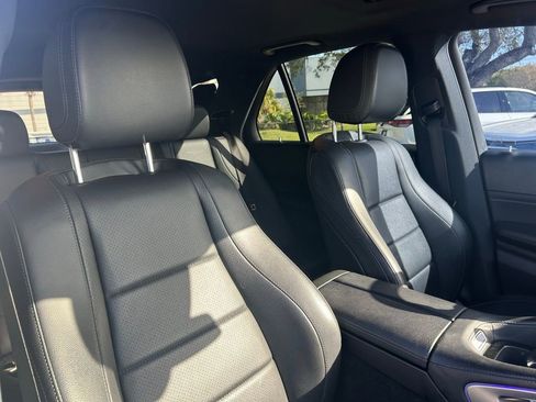 Used 2020 Mercedes-Benz GLE 350 w/ Premium Package image 44