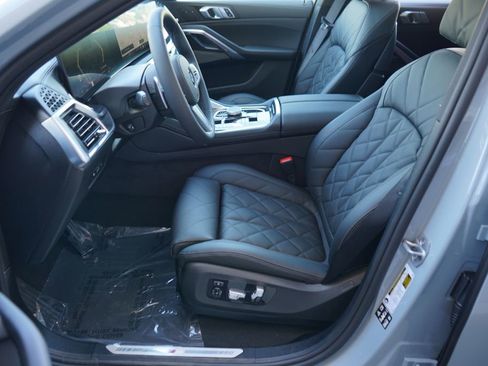 New 2026 BMW X6 xDrive40i w/ Climate Comfort Package image 10