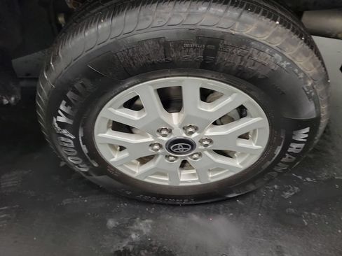 Used 2025 Toyota Tacoma SR5 RWD image 13