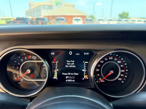 Used 2022 Jeep Gladiator Sport AWD/4WD image 26