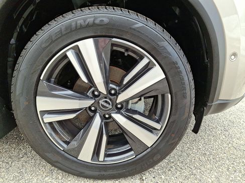 Certified 2022 Nissan Rogue SL w/ SL Premium Package image 8