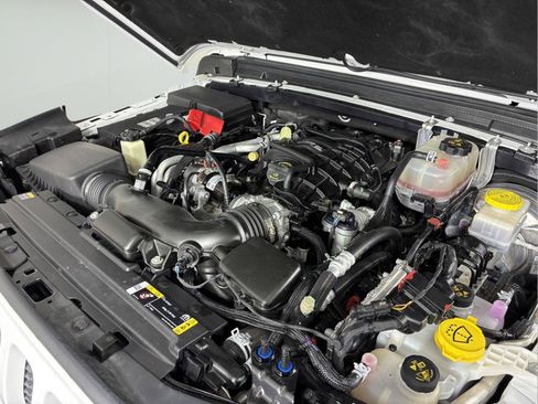 Used 2023 Jeep Wrangler Unlimited Sport AWD/4WD image 12