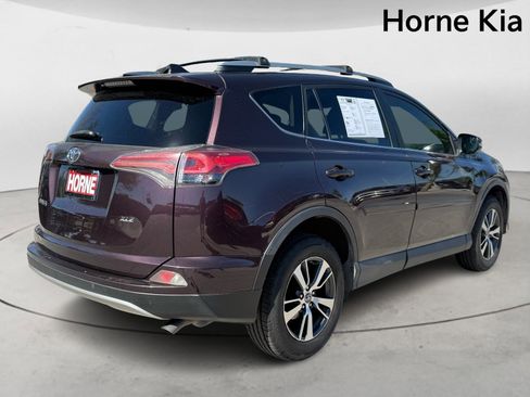 Used 2017 Toyota RAV4 XLE w/ Carpet Mat Package FWD image 4