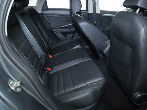 Certified 2021 Volkswagen Jetta SE w/ SE Cold Weather Package image 32