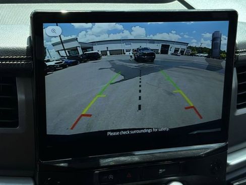 Used 2024 Ford Expedition XLT RWD image 23