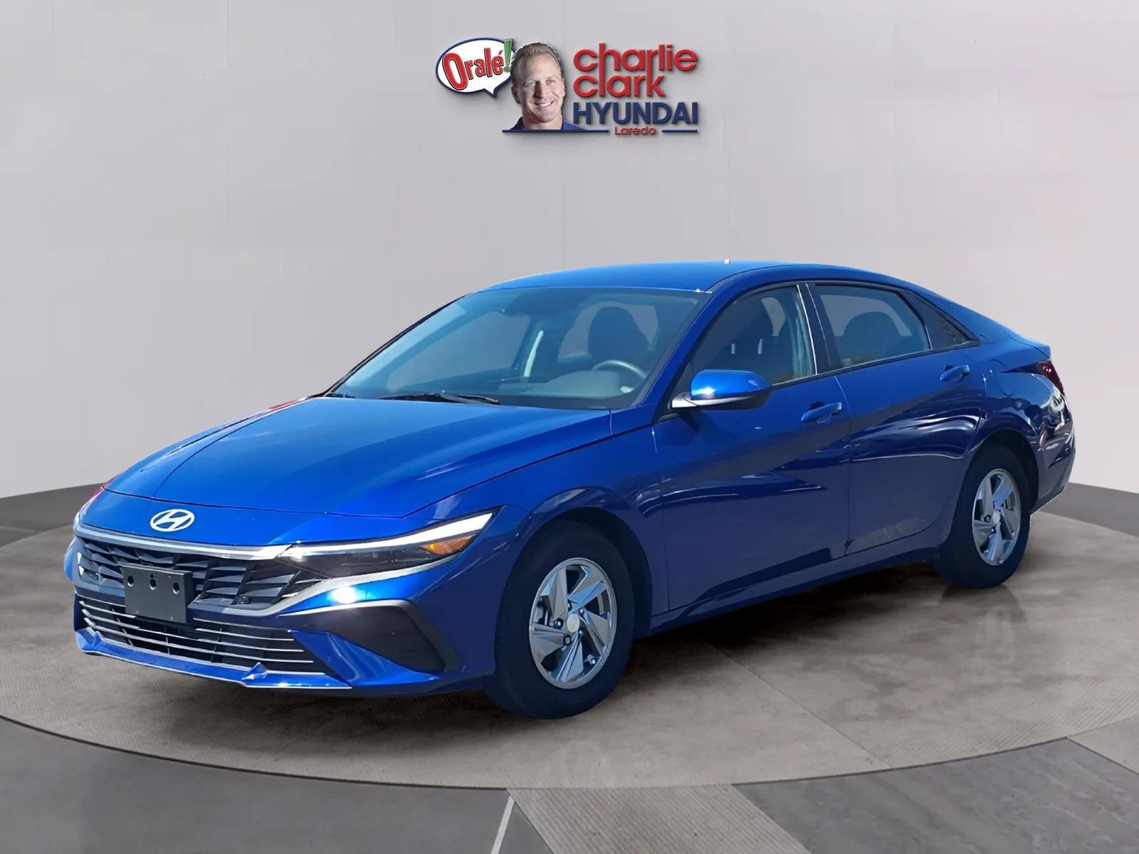 Certified 2025 Hyundai Elantra SE FWD image 1