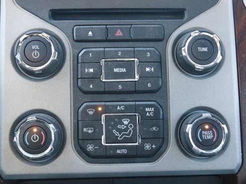 Used 2015 Ford F350 Lariat w/ Lariat Ultimate Package image 27