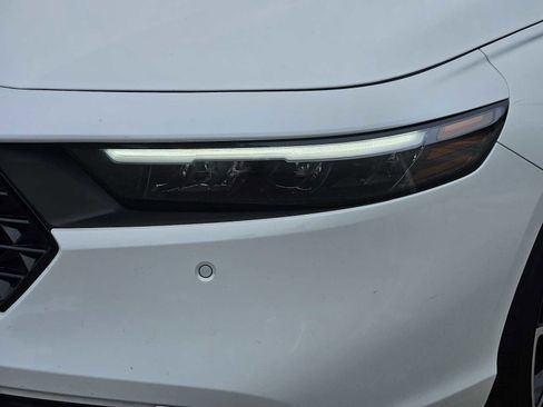 Used 2024 Honda Accord Touring image 7