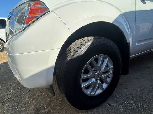 Used 2016 Nissan Frontier SV w/ SV Value Truck Package image 18