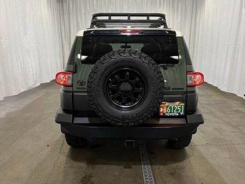 Used 2014 Toyota FJ Cruiser 4WD w/ Convenience Package image 5