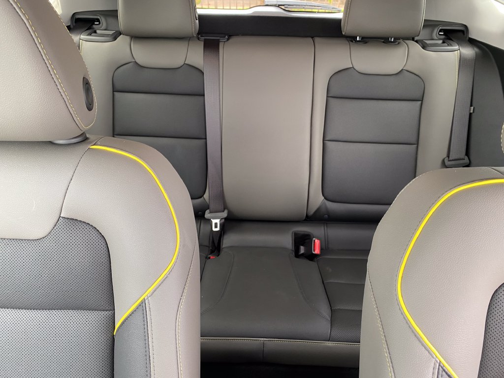 Used 2026 Chevrolet Trax ACTIV w/ Sunroof Package FWD image 18