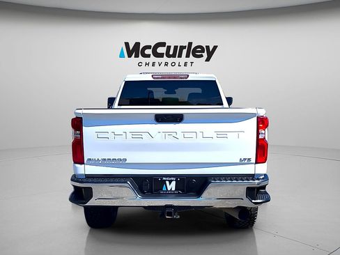 Used 2024 Chevrolet Silverado 2500 LTZ AWD/4WD image 6