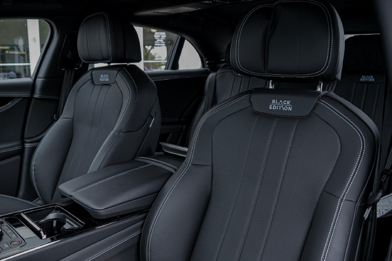 Used 2025 Bentley Flying Spur Plug-In Hybrid AWD/4WD image 22