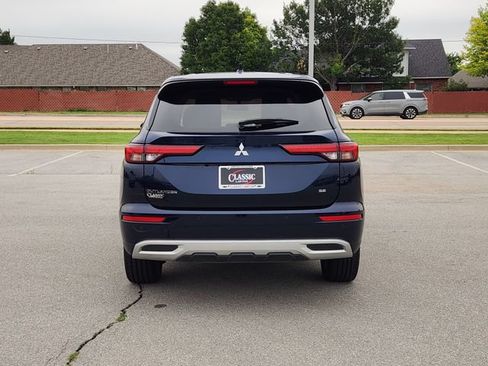 Used 2024 Mitsubishi Outlander SE FWD image 6