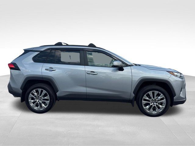 Used 2025 Toyota RAV4 XLE Premium w/ Weather Package AWD/4WD image 8
