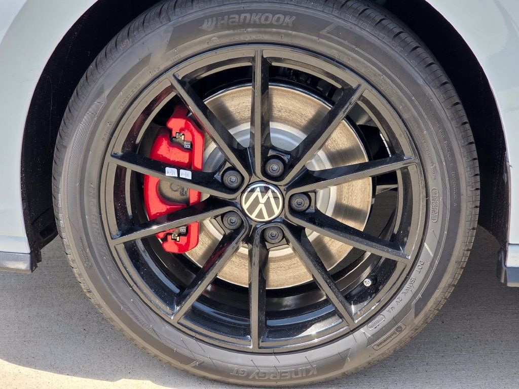 New 2026 Volkswagen Jetta GLI Autobahn FWD image 9