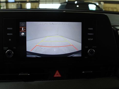 Used 2023 Kia Sportage LX image 18