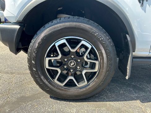 Used 2025 Ford Bronco 2-Door AWD/4WD image 12