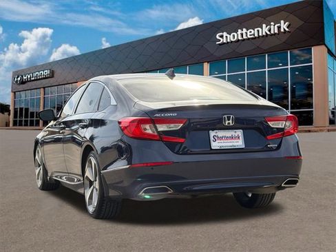 Used 2018 Honda Accord Touring image 7