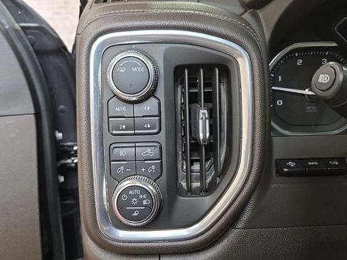 Used 2021 GMC Sierra 3500 Denali w/ Denali Black Diamond Edition AWD/4WD image 26