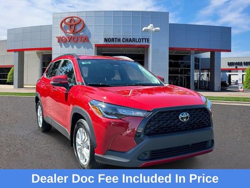 Used 2024 Toyota Corolla Cross LE AWD/4WD image 1