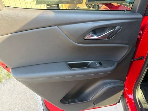 Used 2019 Chevrolet Blazer LT FWD image 13