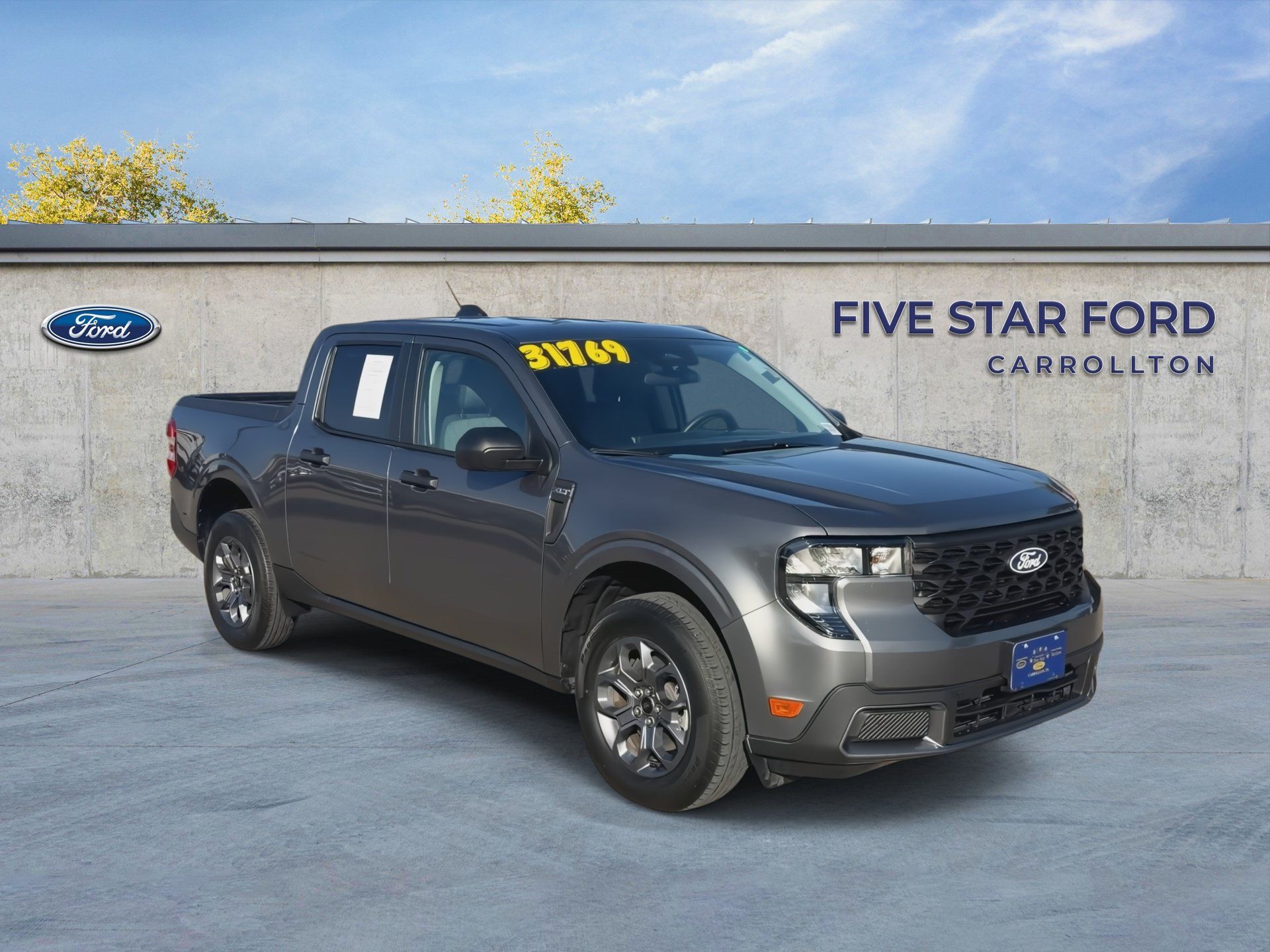 Used 2025 Ford Maverick XLT w/ Equipment Group 302A AWD/4WD image 2