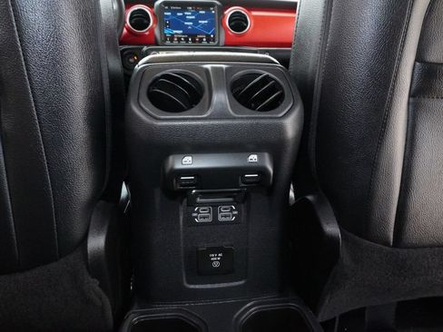 Used 2023 Jeep Gladiator Rubicon AWD/4WD image 29