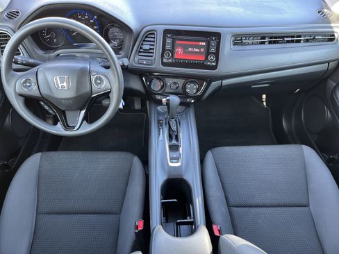Certified 2020 Honda HR-V LX image 3