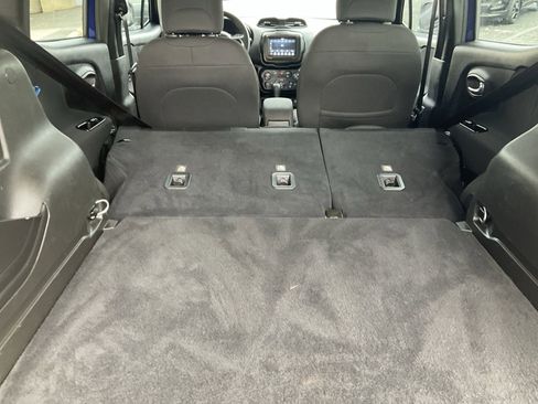 Used 2021 Jeep Renegade Latitude image 40