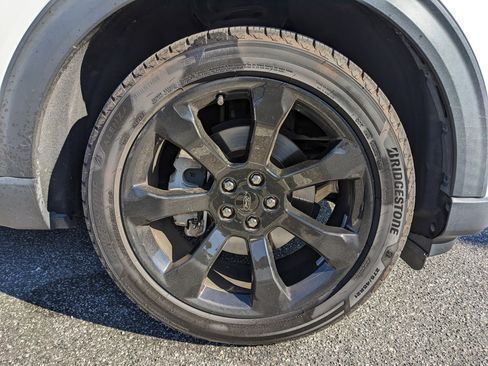 Used 2023 Ford Explorer ST-Line w/ Class IV Trailer Tow Package image 7