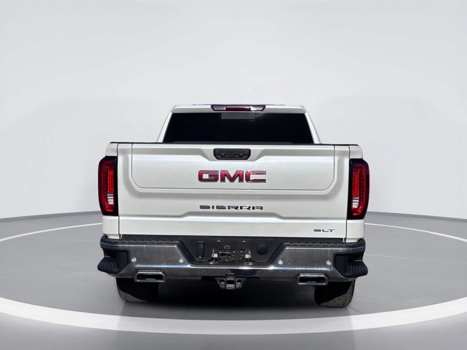 Used 2024 GMC Sierra 1500 SLT w/ SLT Premium Plus Package AWD/4WD image 8