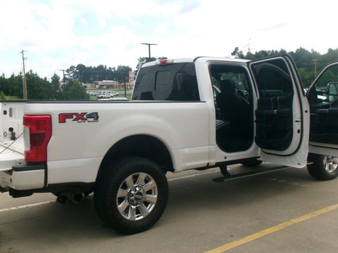 Used 2019 Ford F250 Platinum w/ Platinum Ultimate Package image 15