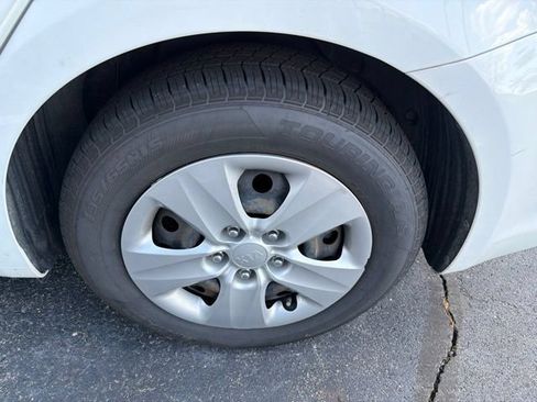 Used 2018 Kia Forte LX FWD image 7