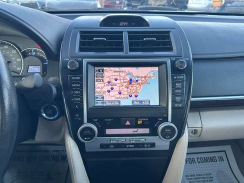 Used 2012 Toyota Camry XLE image 16