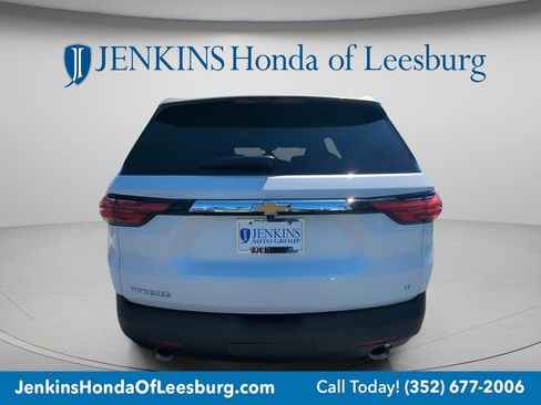 Used 2023 Chevrolet Traverse LT image 4