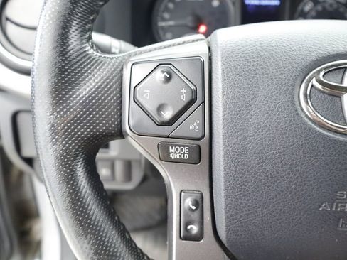 Used 2018 Toyota Tacoma TRD Off-Road AWD/4WD image 29
