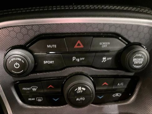 Used 2017 Dodge Challenger R/T Plus image 31