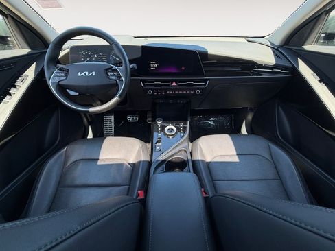 Used 2023 Kia Niro Wave w/ Wave Preserve Package FWD image 11