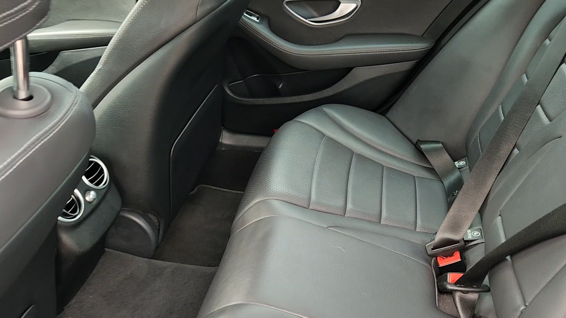 Used 2021 Mercedes-Benz C 300 4MATIC Sedan image 33