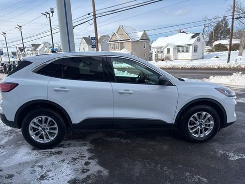 Certified 2022 Ford Escape SE w/ Cold Weather Package image 5