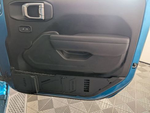 Used 2024 Jeep Wrangler Rubicon w/ Convenience Group image 31